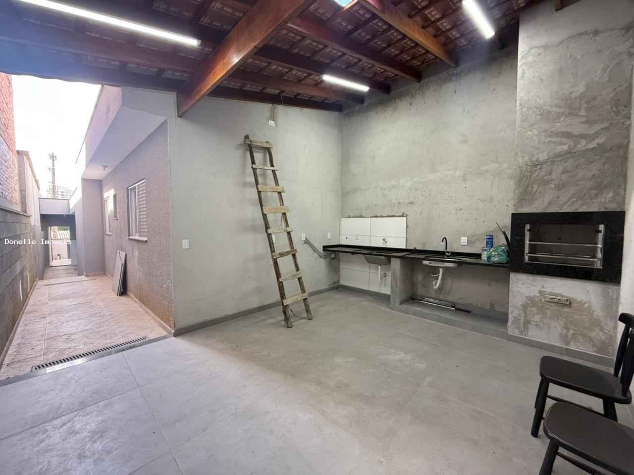 Casa para alugar com 3 quartos, 90m² - Foto 11