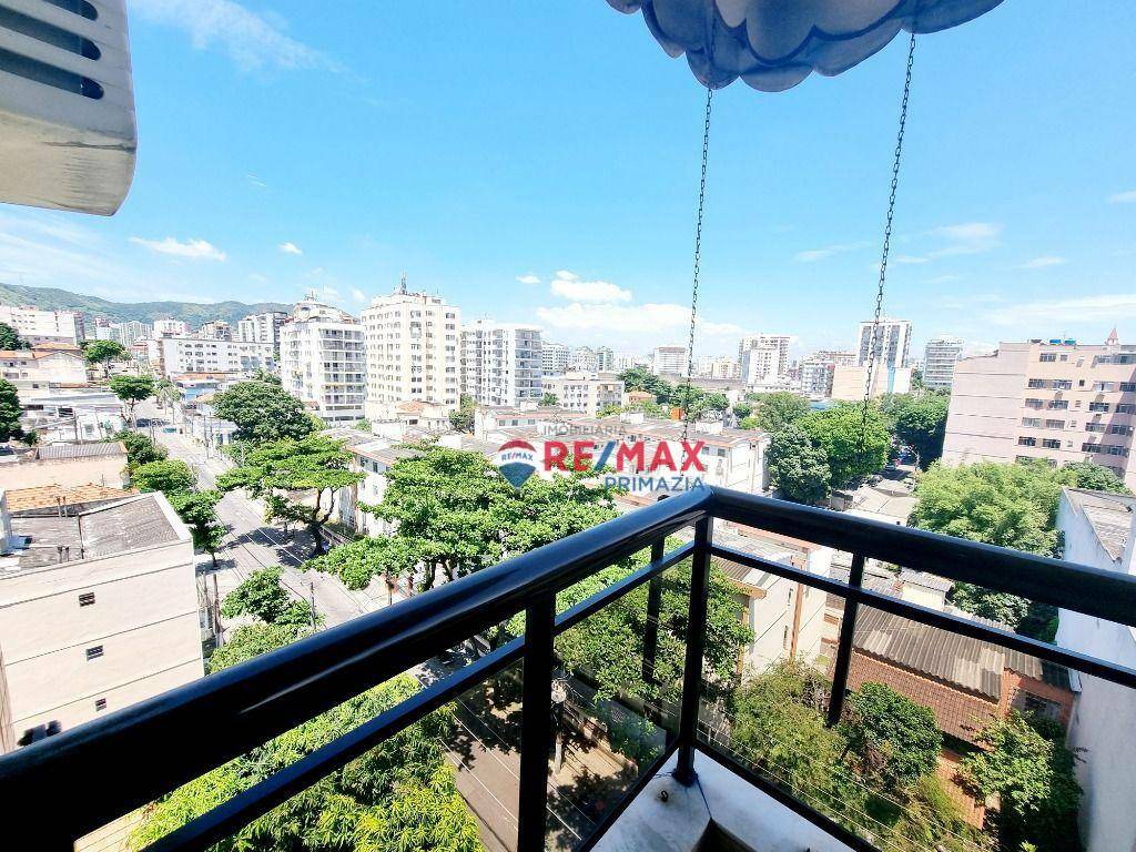 Apartamento à venda com 3 quartos, 105m² - Foto 4