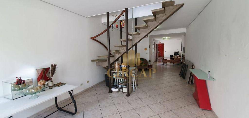 Casa à venda com 3 quartos, 180m² - Foto 1