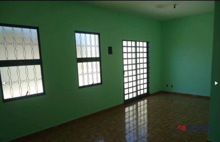 Casa à venda com 2 quartos, 73m² - Foto 2