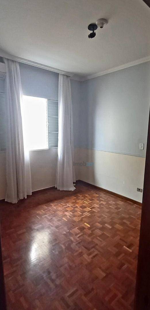 Casa à venda e aluguel com 3 quartos, 222m² - Foto 4