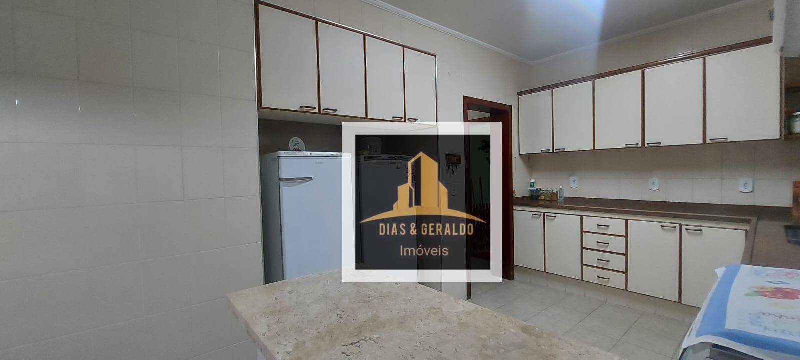 Sobrado à venda com 3 quartos, 264m² - Foto 13