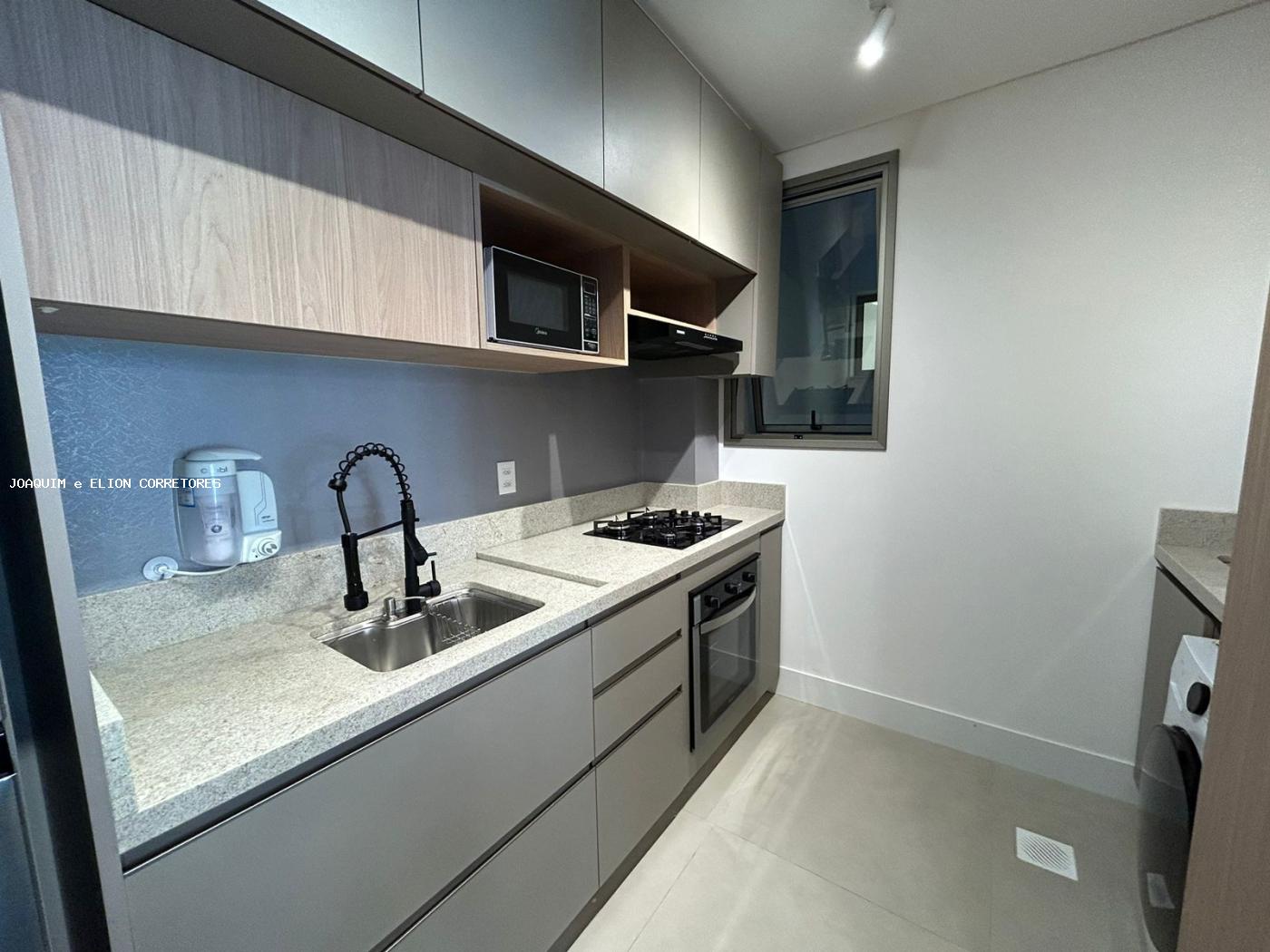 Apartamento à venda com 2 quartos, 64m² - Foto 1