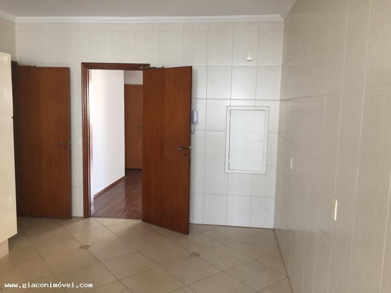 Apartamento à venda com 4 quartos, 204m² - Foto 7