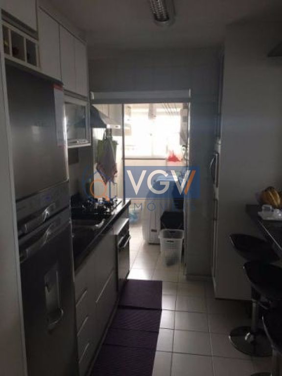 Apartamento à venda com 3 quartos, 76m² - Foto 11