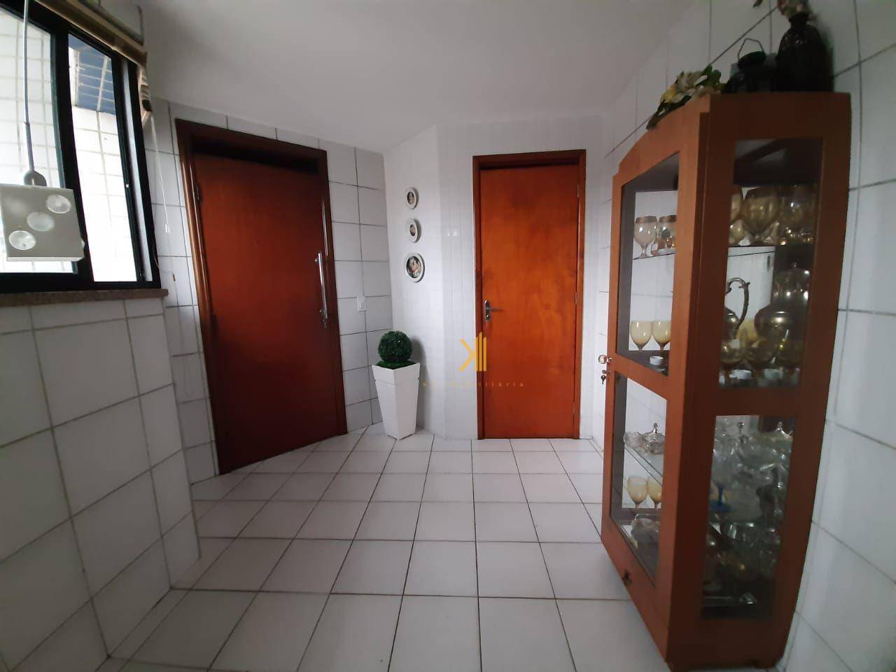 Apartamento à venda com 5 quartos, 208m² - Foto 11