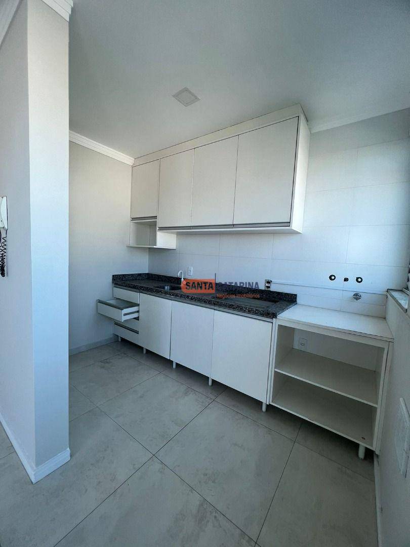 Apartamento à venda com 2 quartos, 68m² - Foto 4