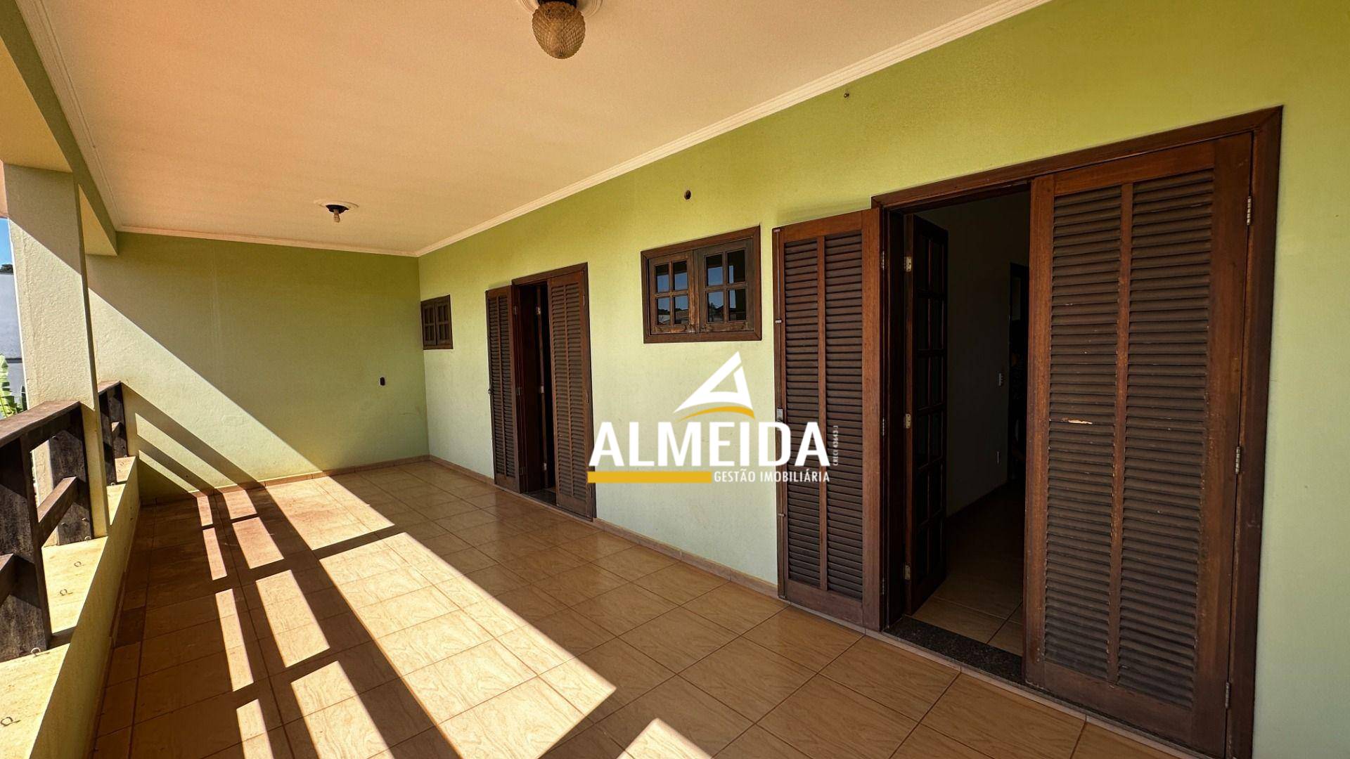 Casa, 3 quartos, 252 m² - Foto 1