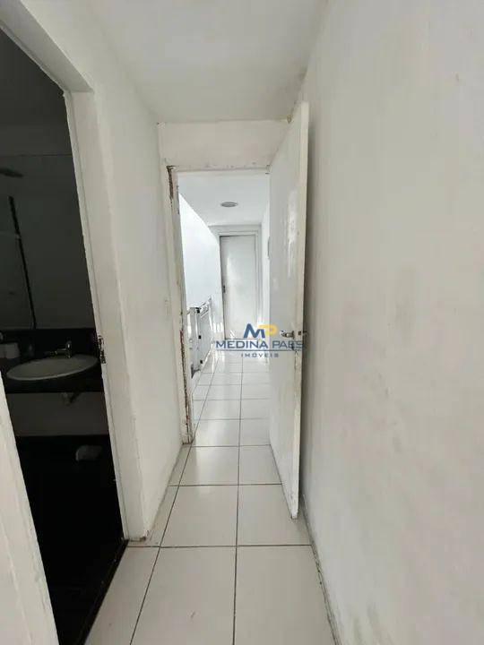 Casa à venda com 4 quartos, 200m² - Foto 15