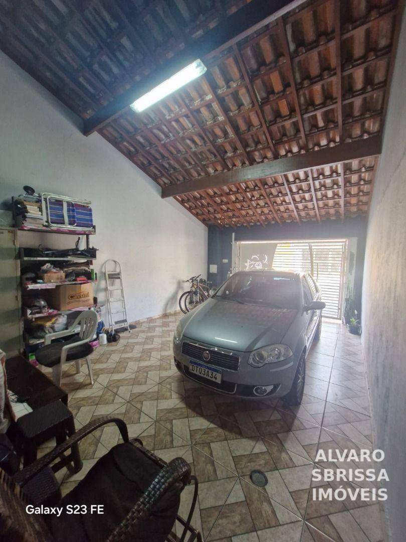 Casa à venda com 3 quartos, 114m² - Foto 12