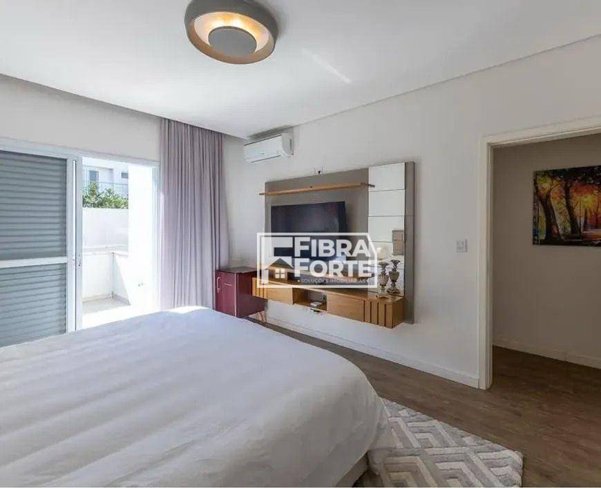 Casa de Condomínio para alugar com 3 quartos, 287m² - Foto 14