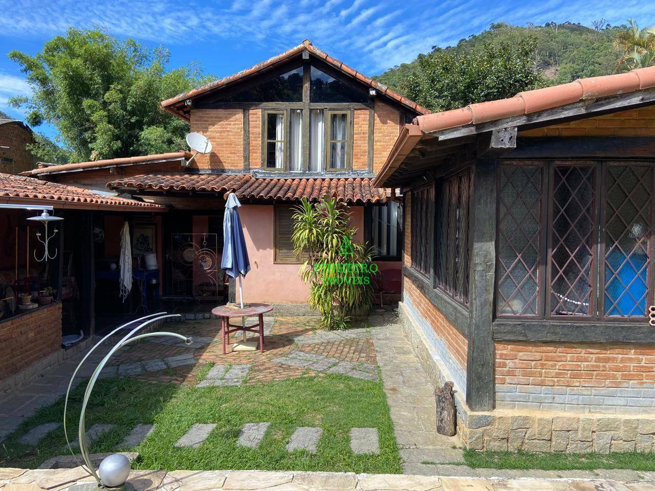 Casa à venda com 4 quartos, 250m² - Foto 8