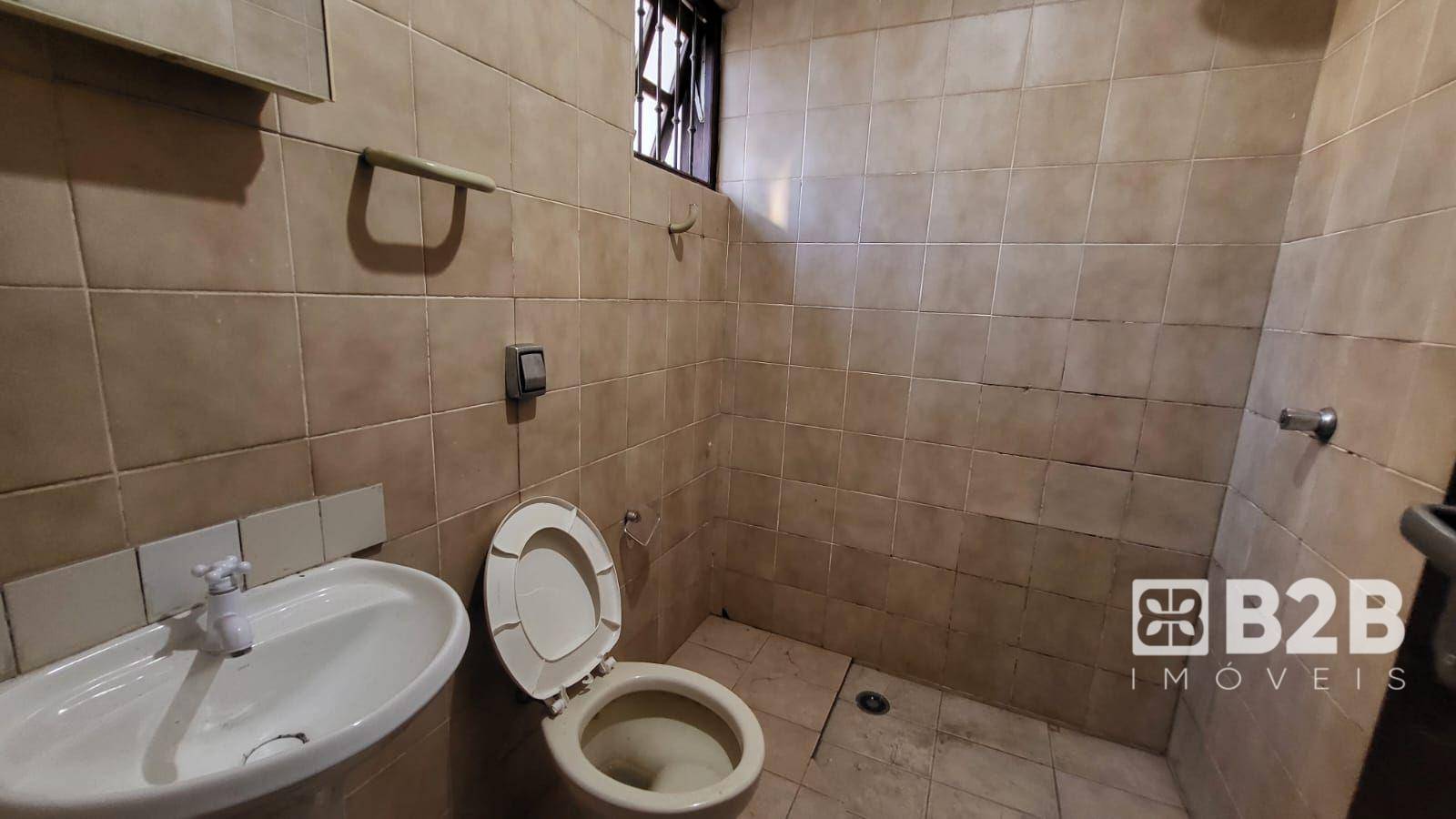 Casa para alugar com 6 quartos, 416m² - Foto 30
