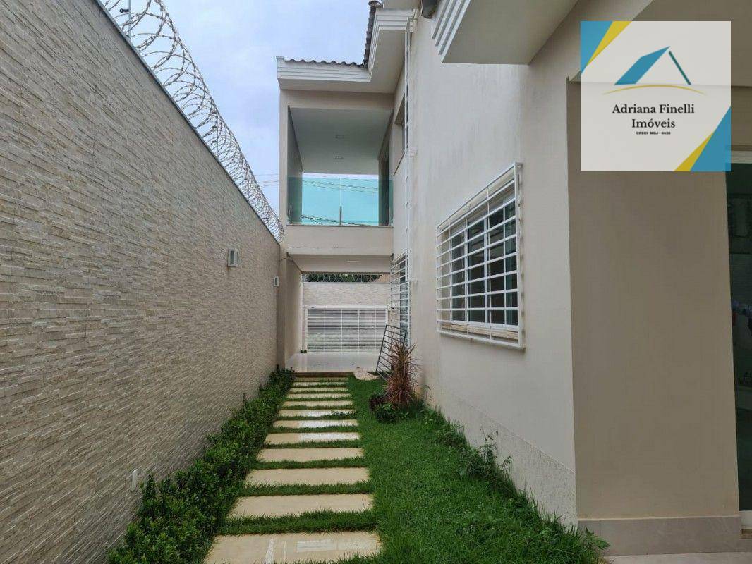 Casa à venda com 3 quartos, 270m² - Foto 4