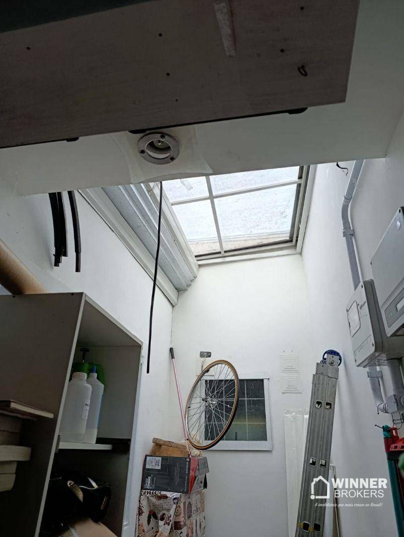 Casa à venda com 2 quartos, 90m² - Foto 17