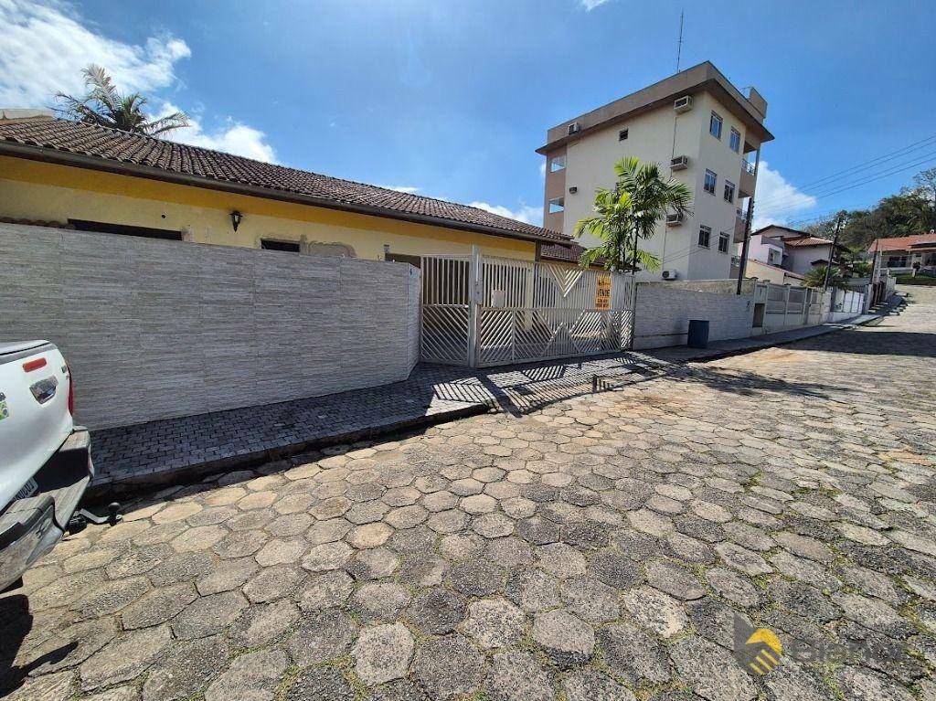 Casa à venda com 3 quartos, 350m² - Foto 14