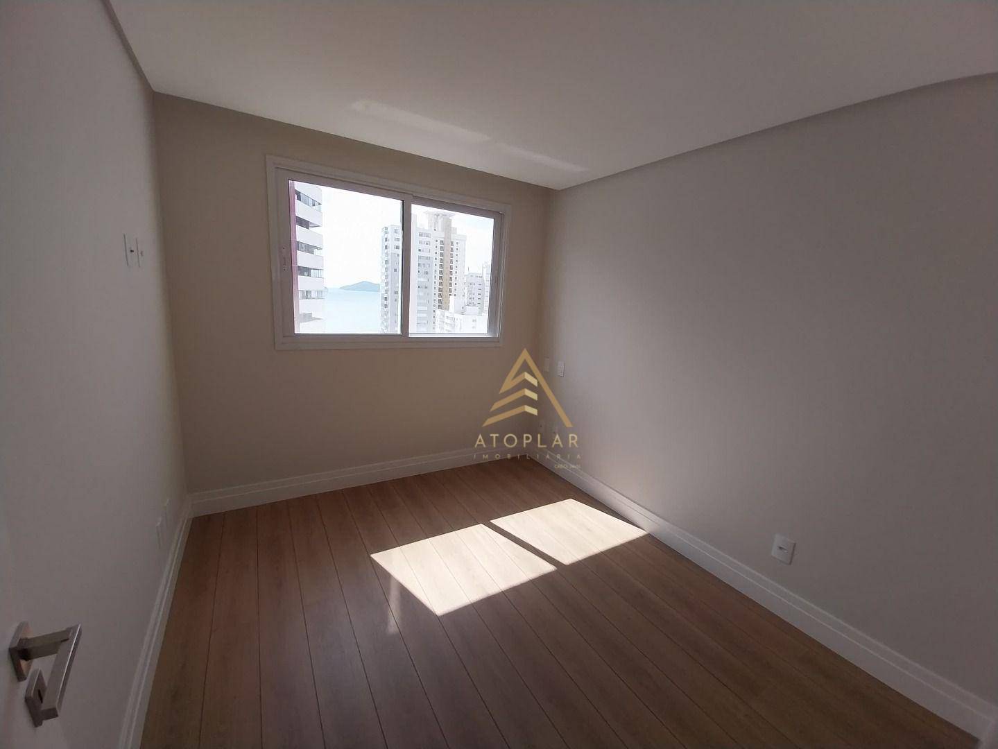 Apartamento à venda com 4 quartos, 131m² - Foto 8