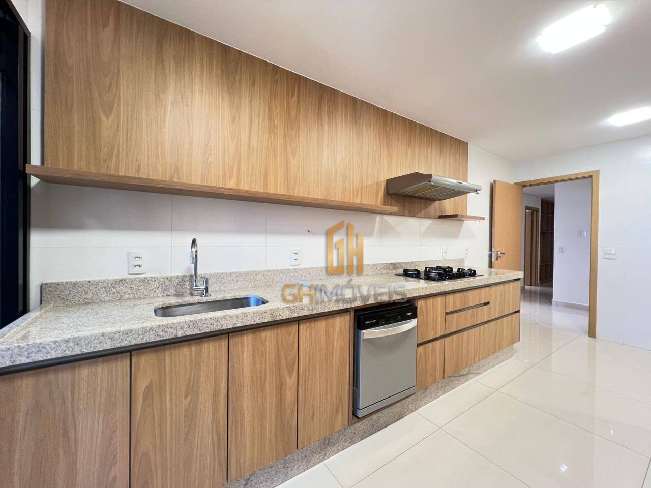 Apartamento à venda com 4 quartos, 221m² - Foto 4