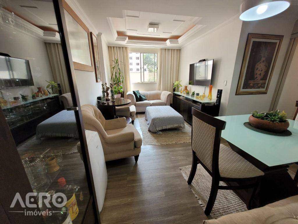 Apartamento à venda com 3 quartos, 74m² - Foto 1