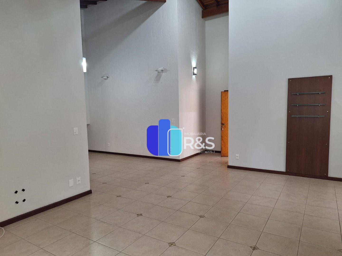 Casa de Condomínio à venda e aluguel com 3 quartos, 263m² - Foto 3