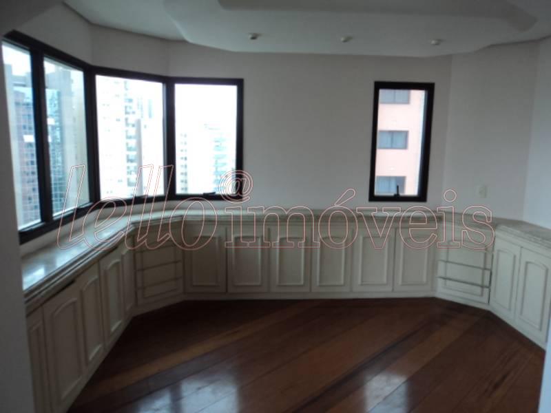 Apartamento para alugar com 4 quartos, 216m² - Foto 16