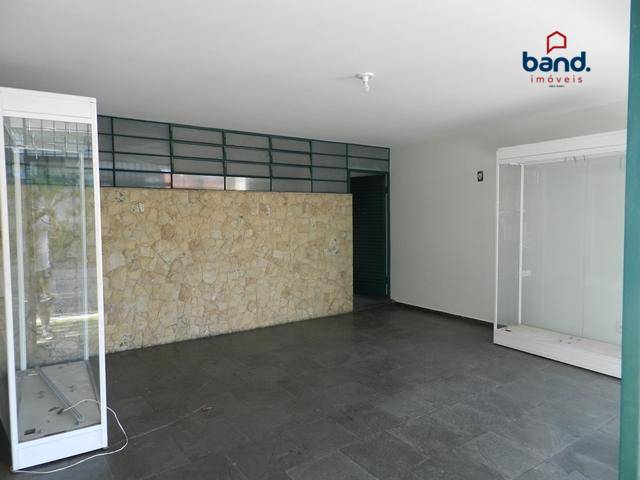 Casa à venda com 3 quartos, 316m² - Foto 2