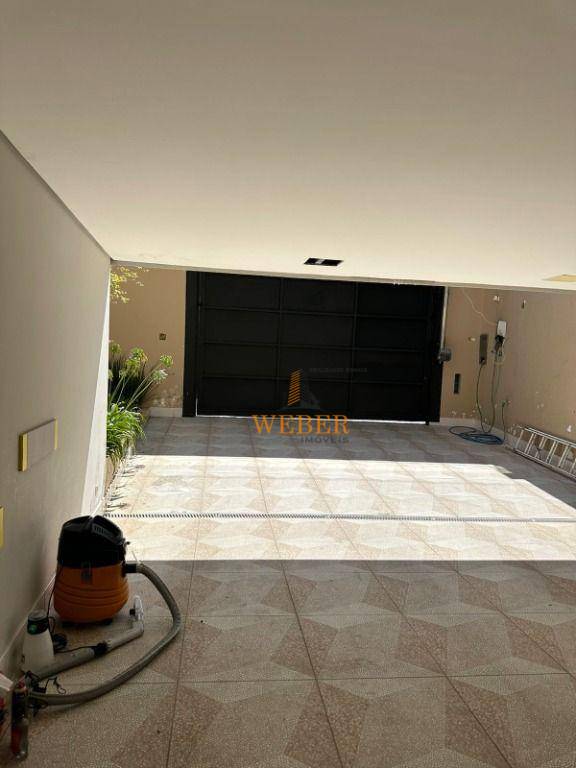 Casa à venda com 3 quartos, 330m² - Foto 7