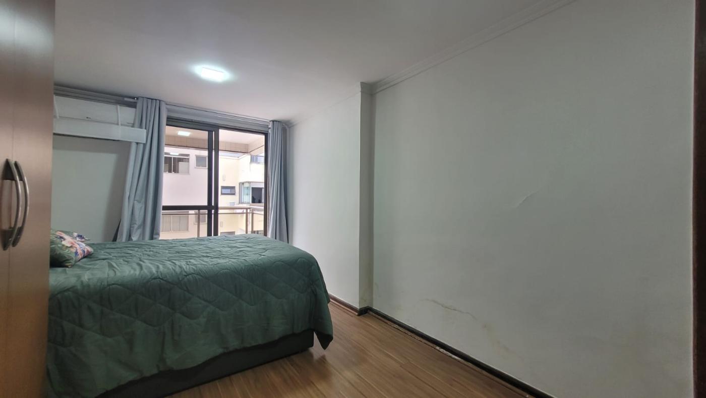 Apartamento à venda com 4 quartos, 196m² - Foto 16