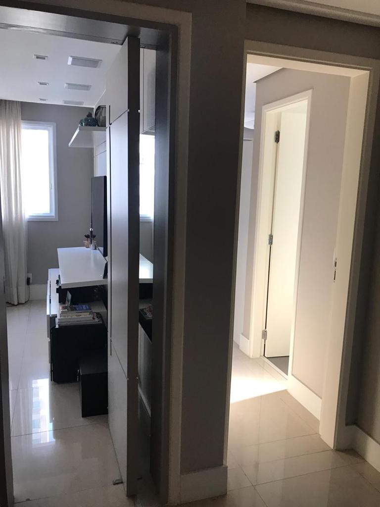 Apartamento à venda com 3 quartos, 134m² - Foto 2