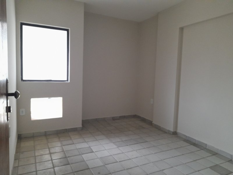 Apartamento à venda com 3 quartos, 81m² - Foto 4