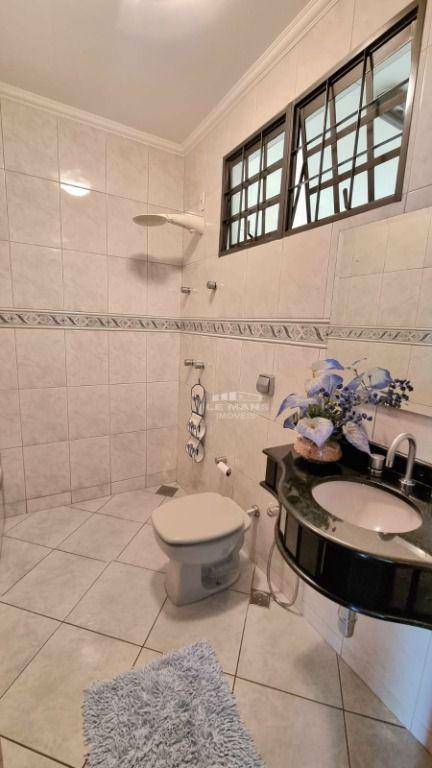 Casa à venda com 3 quartos, 205m² - Foto 11