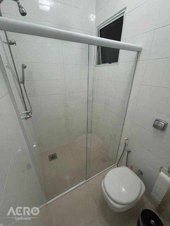 Casa de Condomínio à venda com 3 quartos, 213m² - Foto 22