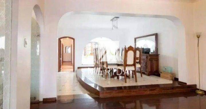 Casa à venda e aluguel com 3 quartos, 325m² - Foto 4