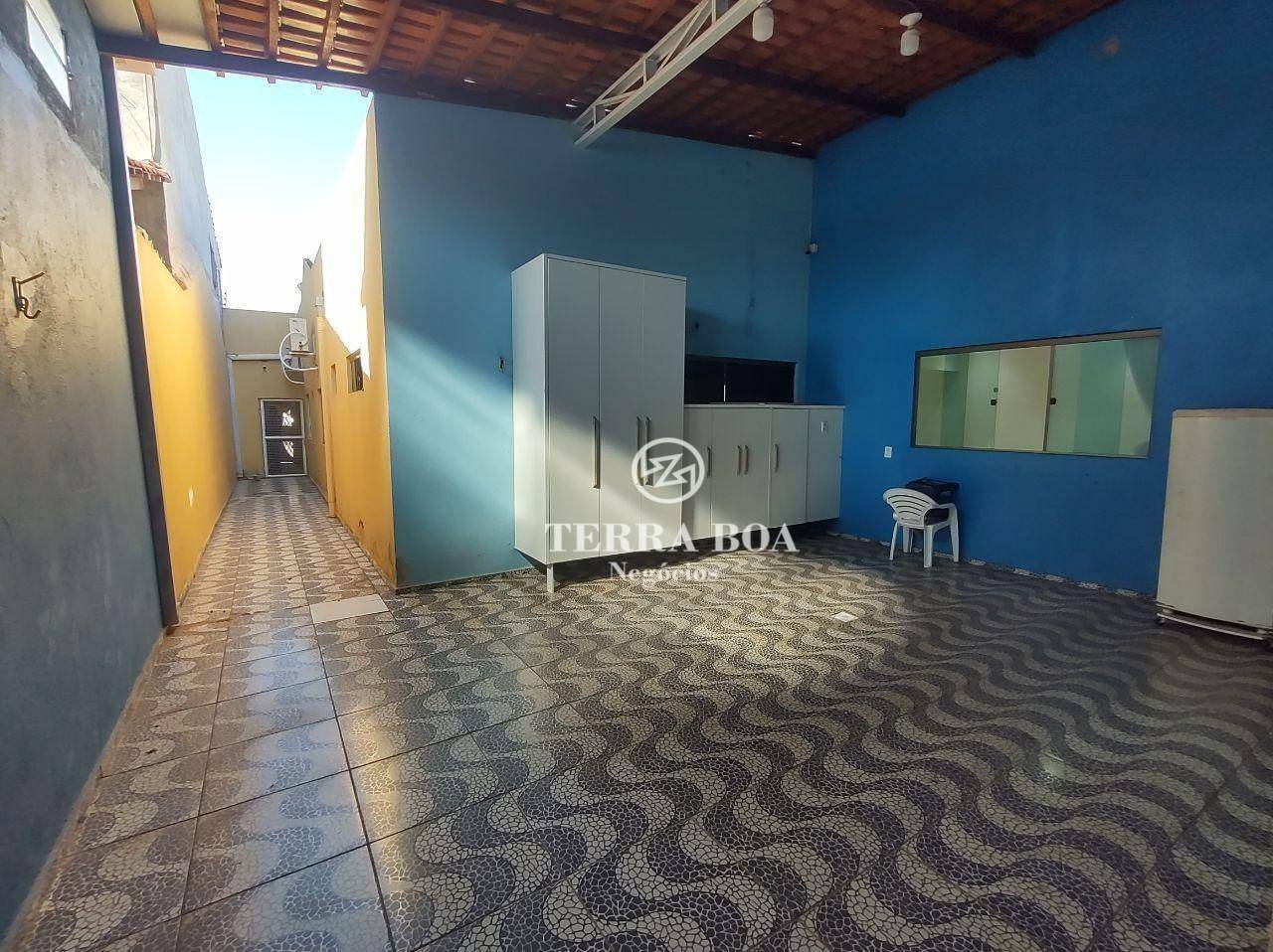 Casa para alugar com 4 quartos, 300m² - Foto 8