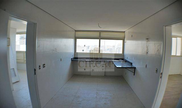 Apartamento à venda com 3 quartos, 246m² - Foto 8