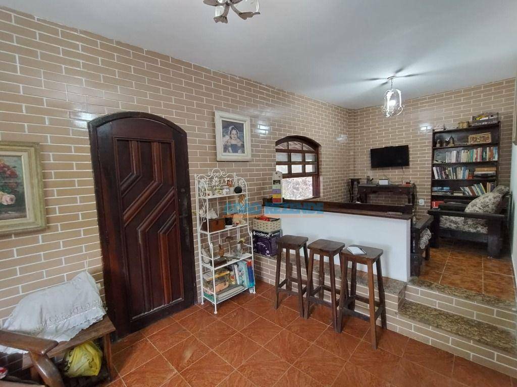 Casa à venda com 3 quartos, 99m² - Foto 4