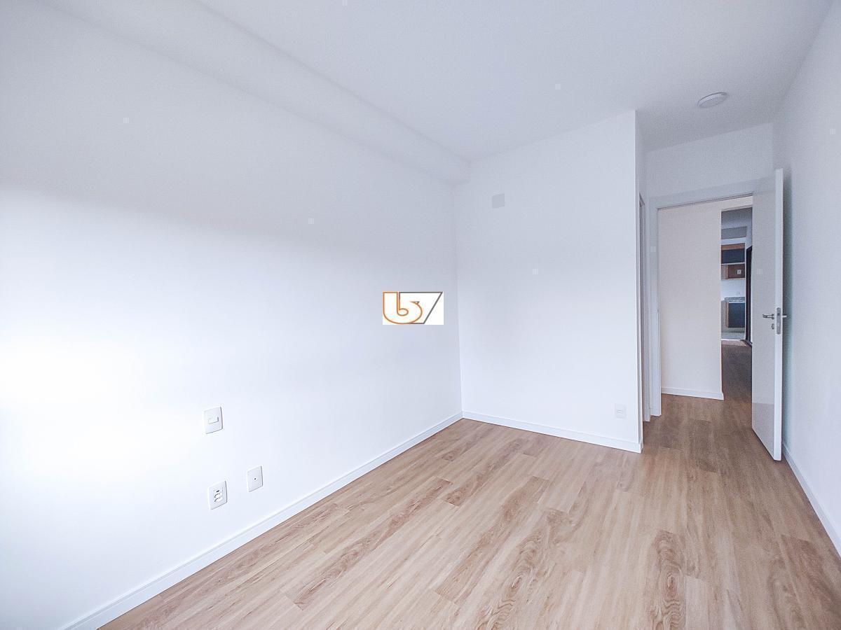 Apartamento para alugar com 3 quartos, 102m² - Foto 4