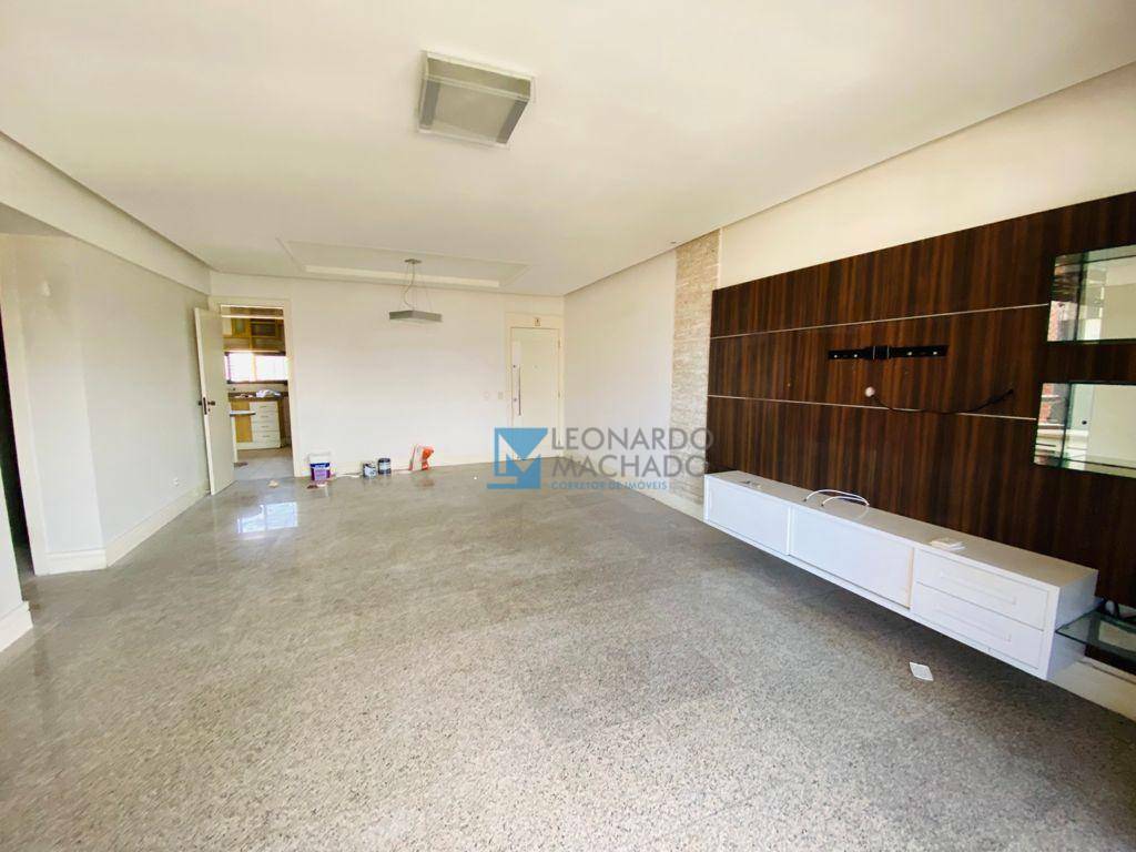 Apartamento à venda com 3 quartos, 127m² - Foto 2