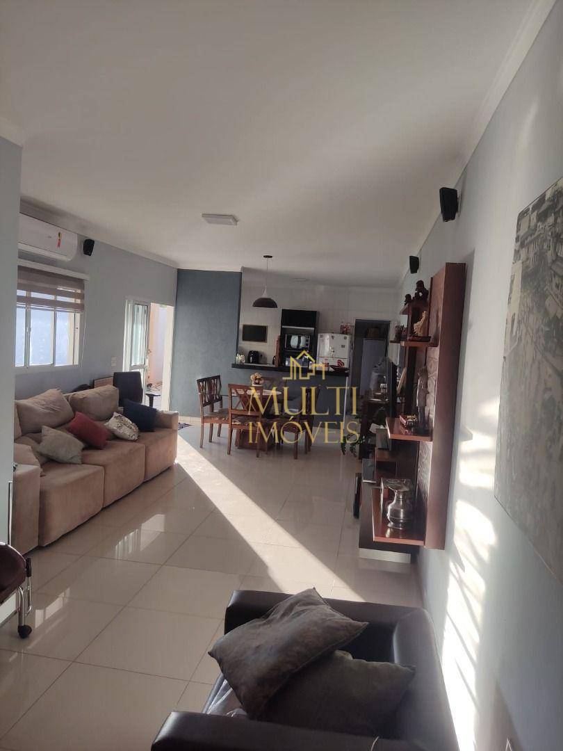 Casa à venda com 3 quartos, 200m² - Foto 7