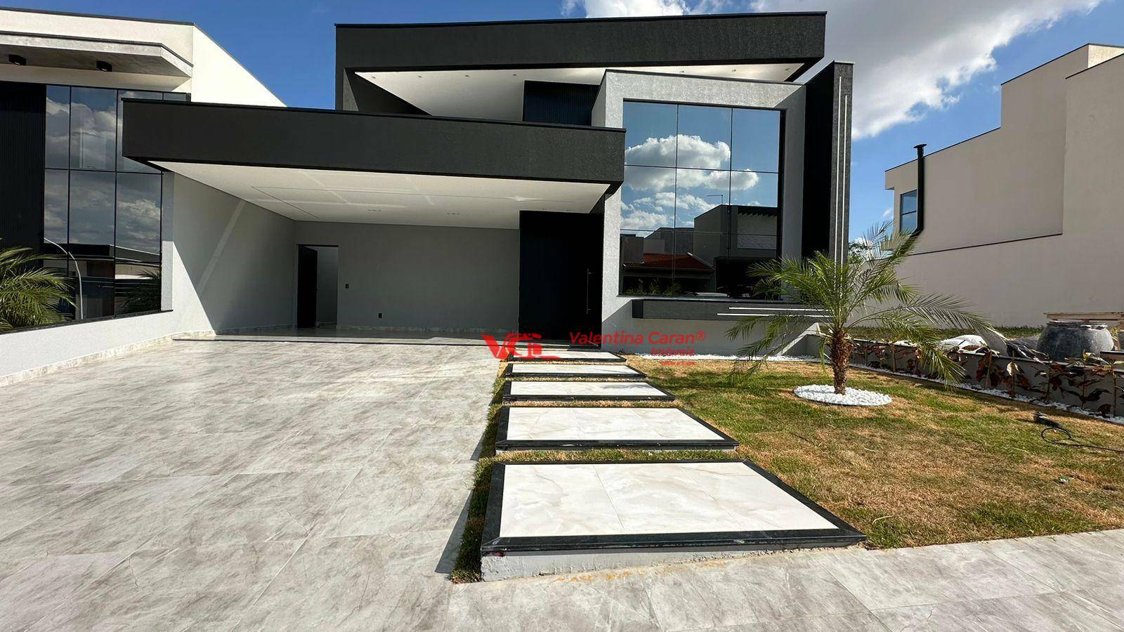 Casa de Condomínio à venda com 4 quartos, 248m² - Foto 3