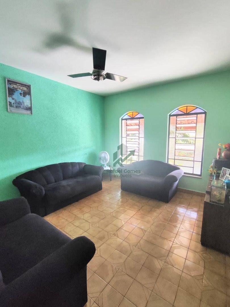 Casa, 4 quartos, 227 m² - Foto 2