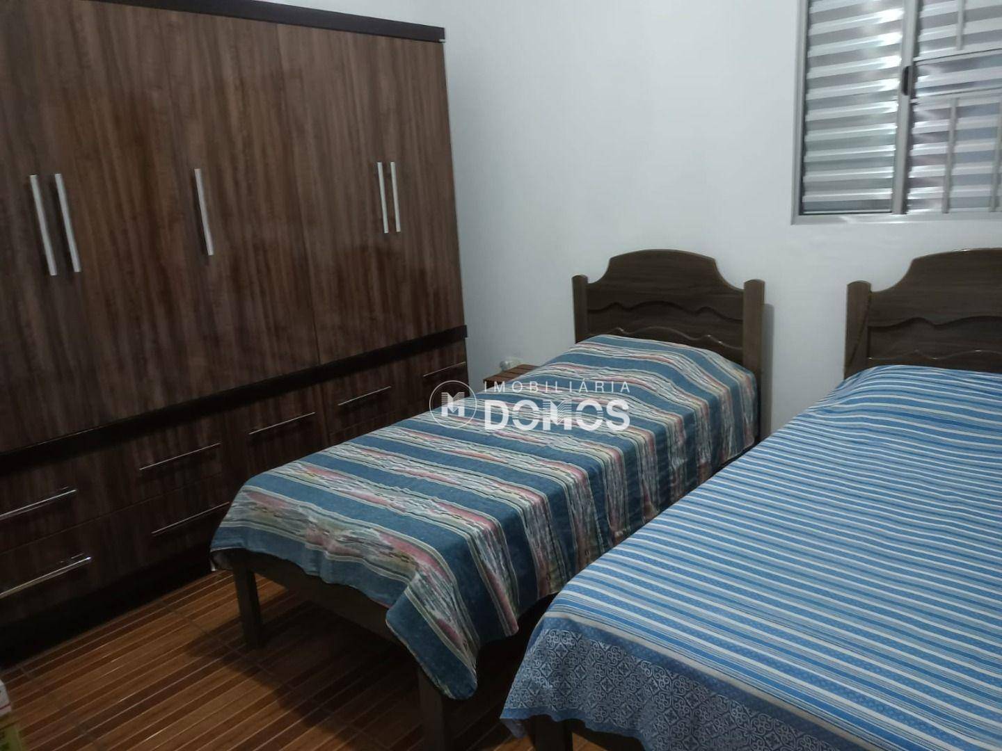 Casa à venda com 6 quartos, 250m² - Foto 4