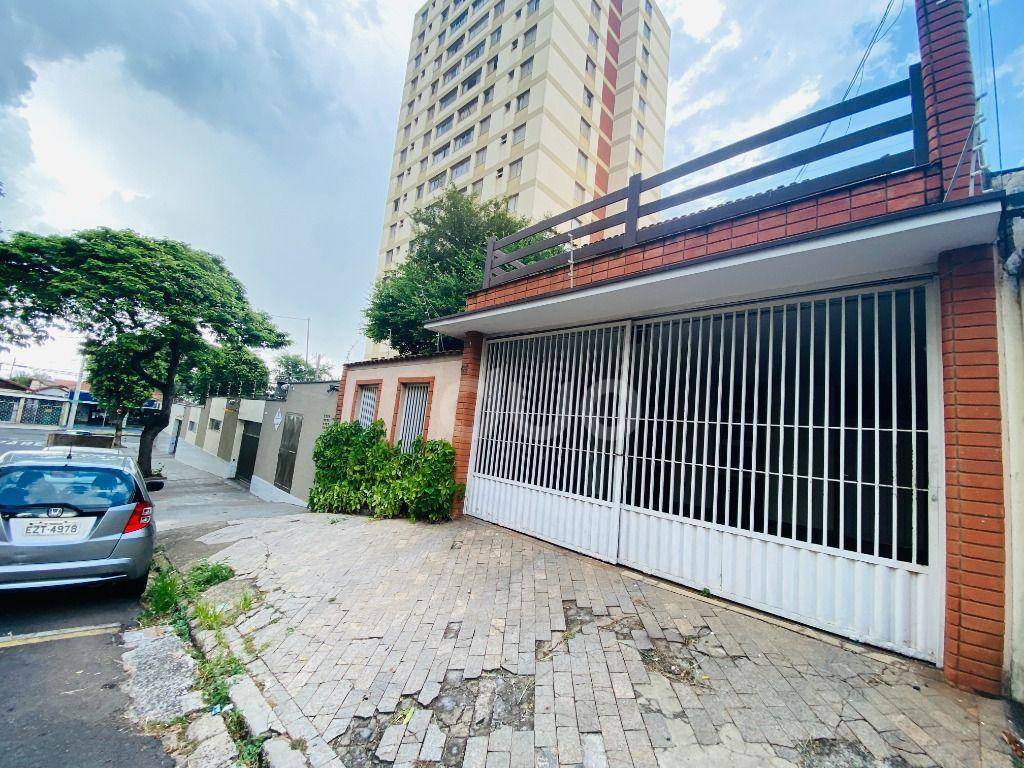 Casa à venda com 3 quartos, 327m² - Foto 1