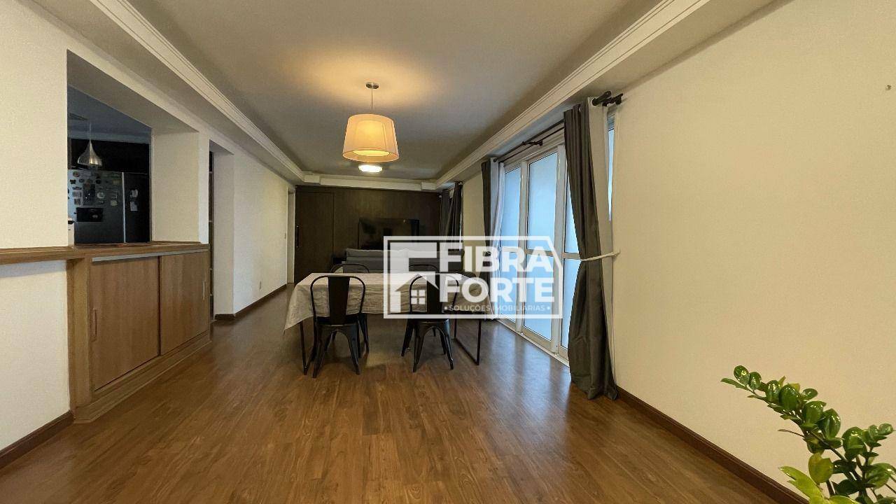 Apartamento à venda com 3 quartos, 117m² - Foto 2