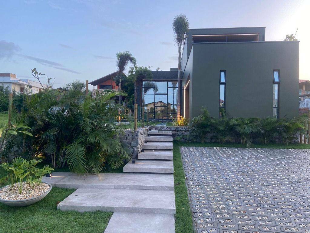 Casa de Condomínio à venda com 6 quartos, 240m² - Foto 4