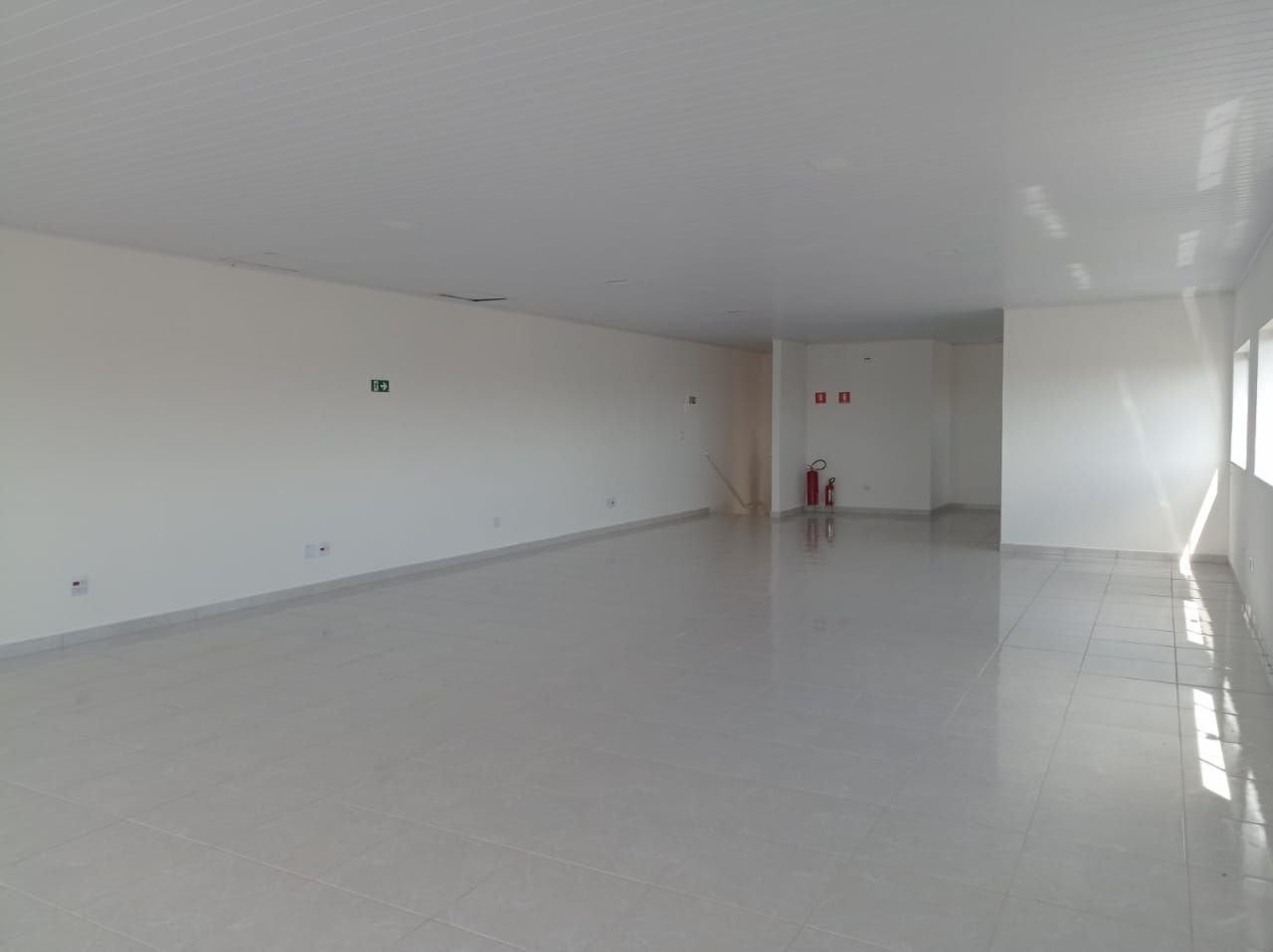 Depósito-Galpão-Armazém à venda, 284m² - Foto 3