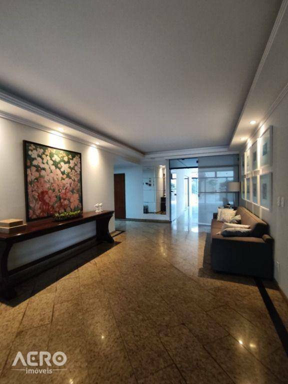 Apartamento à venda com 3 quartos, 142m² - Foto 1