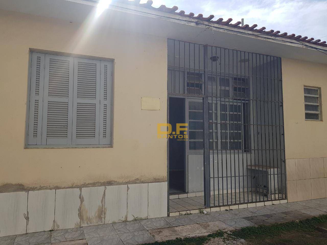 Casa à venda com 2 quartos, 1M2 - Foto 1