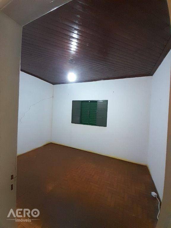 Casa à venda com 2 quartos, 90m² - Foto 5