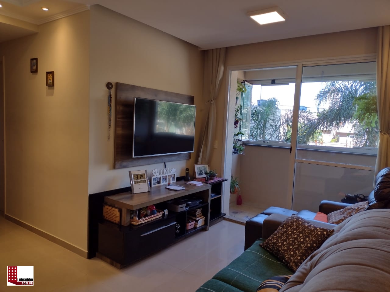 Apartamento à venda com 2 quartos, 72m² - Foto 1